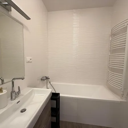 Apartmán Simcity I 2br Old Town Opulence W Self Check I Heated Floors I Washer And Dryer I Just 3 Min Walk To Main Square